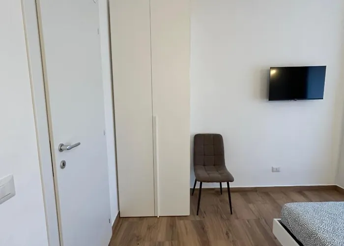 Interno 2 Alle Mura Roma